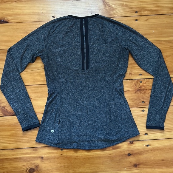 Lululemon Athletica long sleeve running top. Womens size 8. Color Grey. - Picture 2 of 8